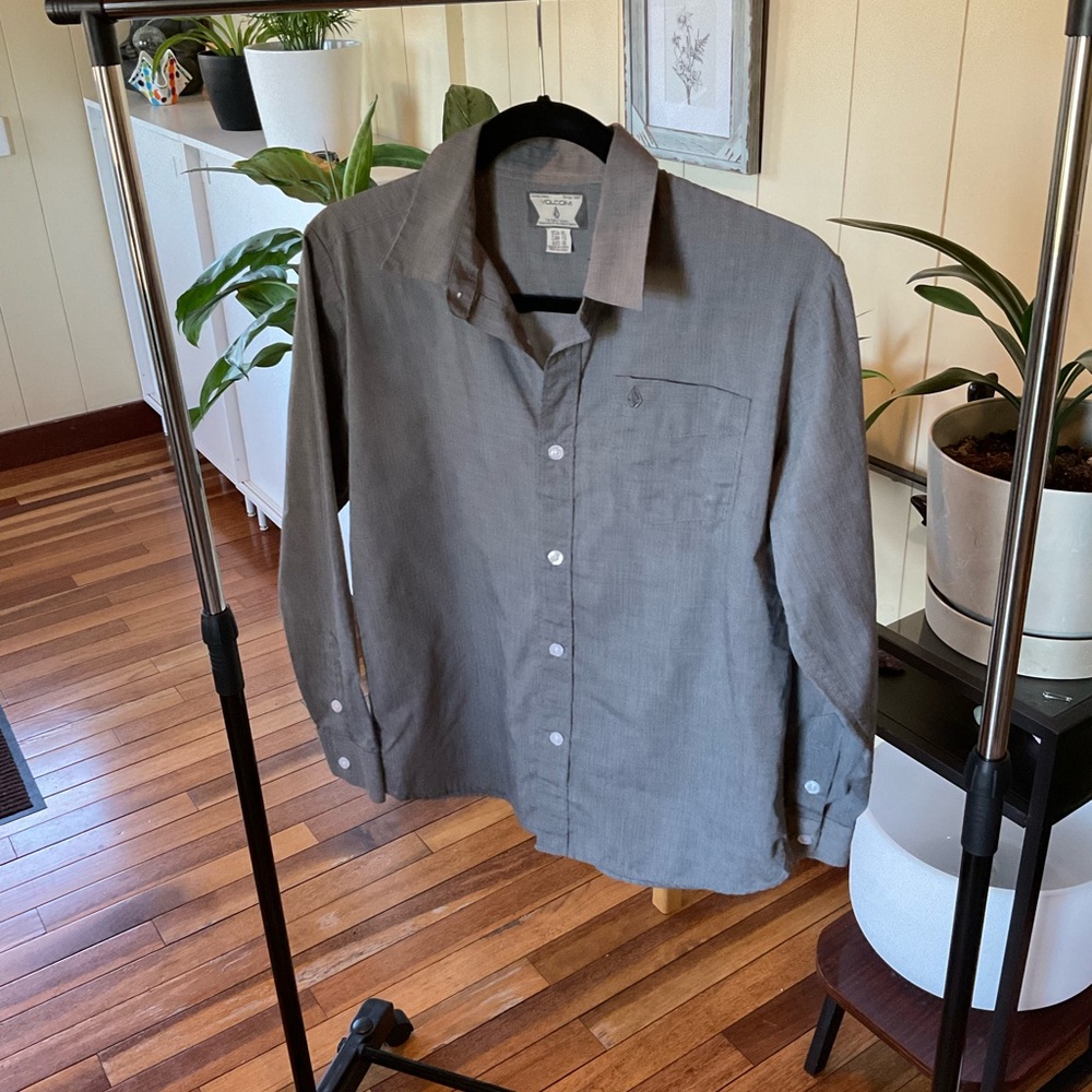 Volcom Youth Grey Button-Up Shirt, preowned, size XL